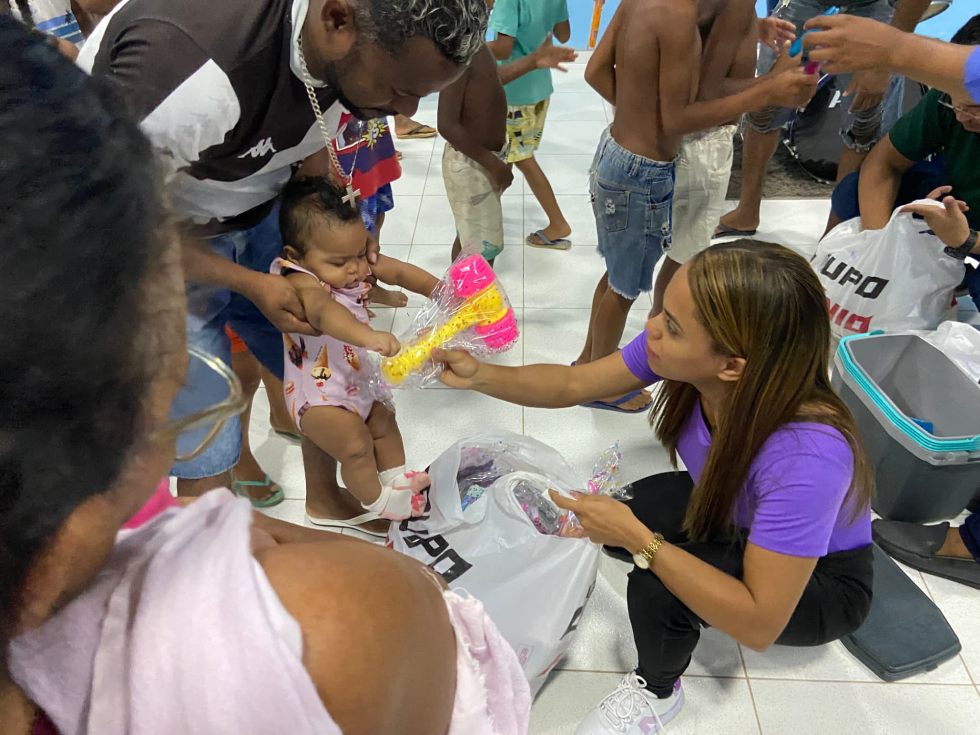 Denise Fonseca em ação comunitária