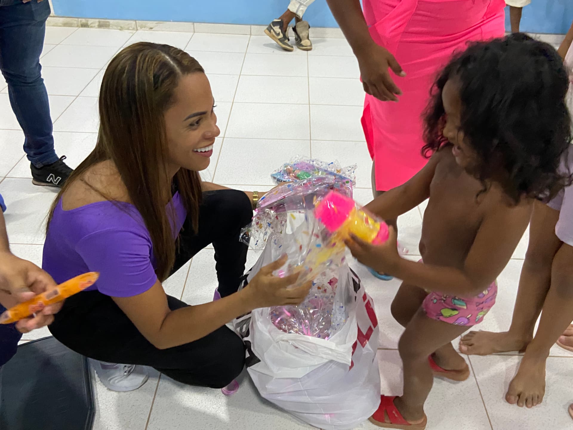 Denise Fonseca em ação comunitária