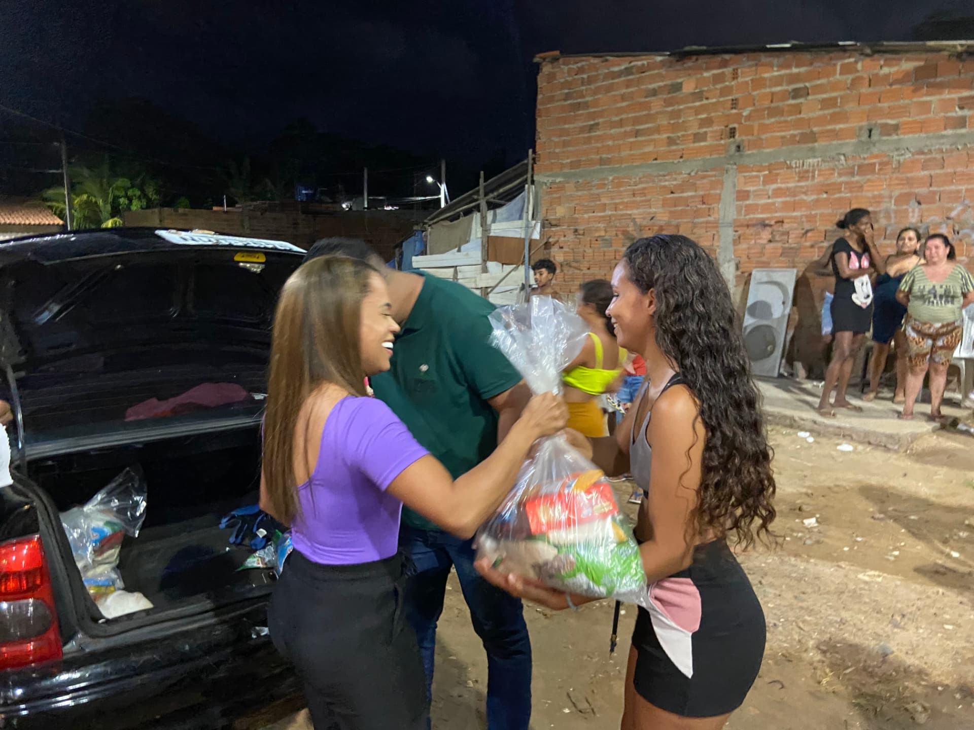 Denise Fonseca em ação comunitária